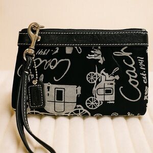 Rare Coach Black and Khaki/Tan Horse and Carriage Wristlet Y2K